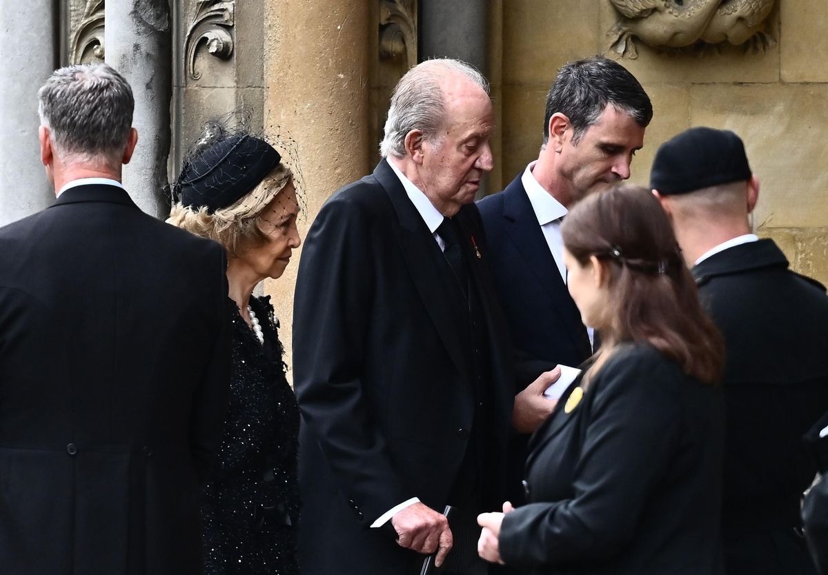El rey emérito llega, ayer, a la abadía de Westminster para asistir al funeral de Estado por la reina Isabel II. El rey emérito llega, ayer, a la abadía de Westminster para asistir al funeral de Estado por la reina Isabel II.