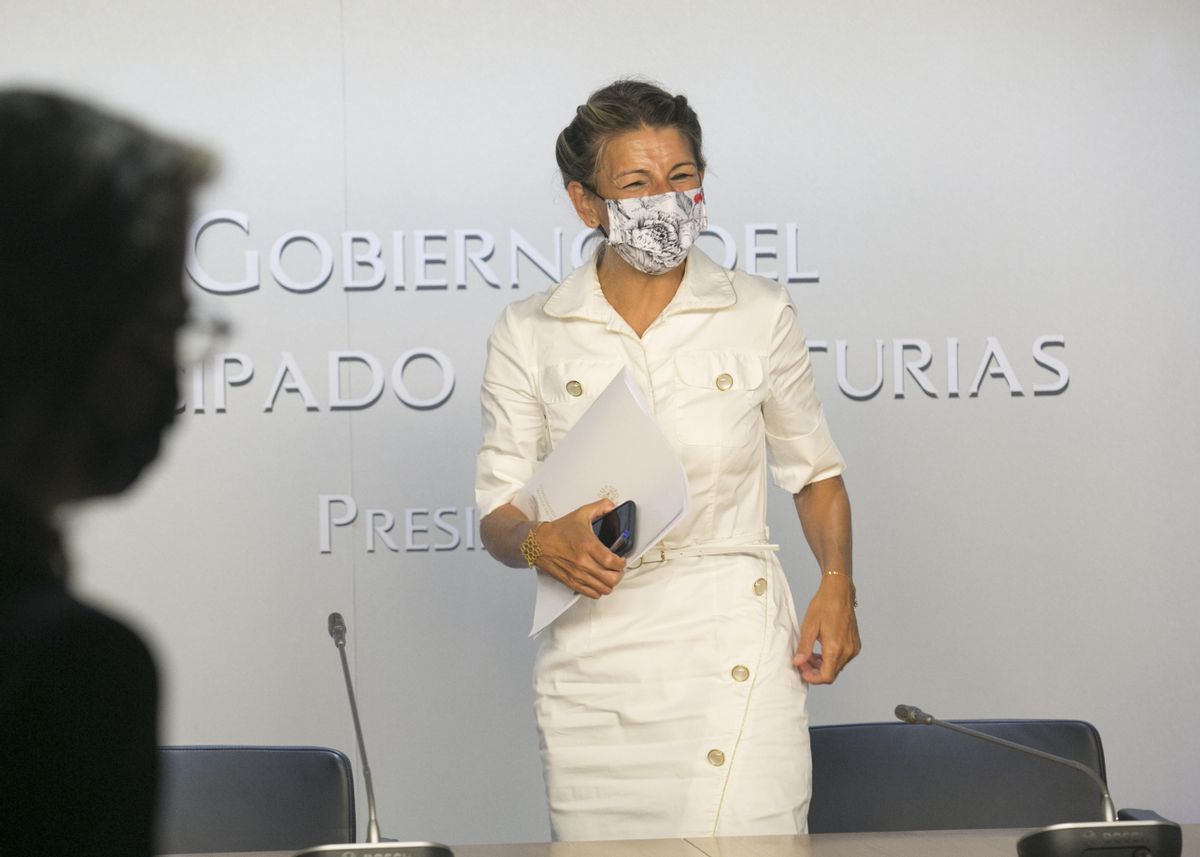 La vicepresidenta segunda y ministra de Trabajo y Economía Social, Yolanda Díaz, a su llegada a una rueda de prensa en la sede del Principado en Oviedo. La vicepresidenta segunda y ministra de Trabajo y Economía Social, Yolanda Díaz, a su llegada a una rueda de prensa en la sede del Principado en Oviedo.