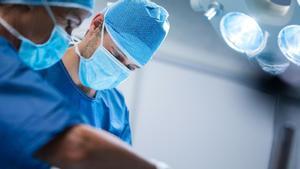 Acortan seis centímetros el pene a un paciente durante una operación en un hospital de Cartagena