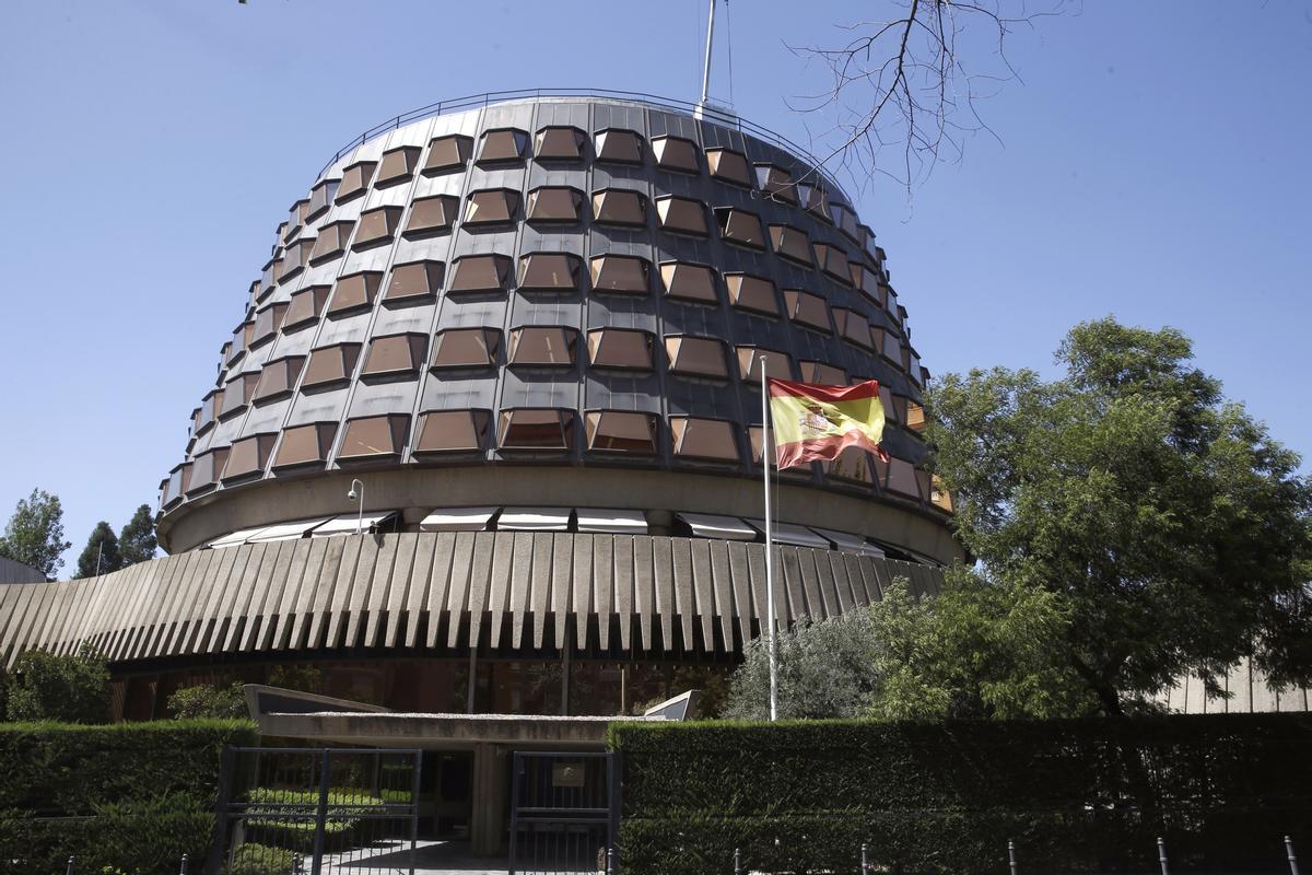 Vista de archivo de la sede del Tribunal Constitucional (TC). EFE/Kiko Huesca