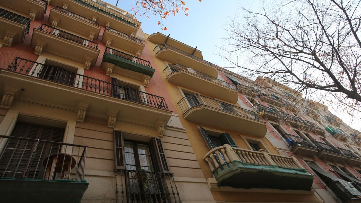 Lluïsa, la inquilina de renta antigua que se quedó sola en un edificio de Barcelona