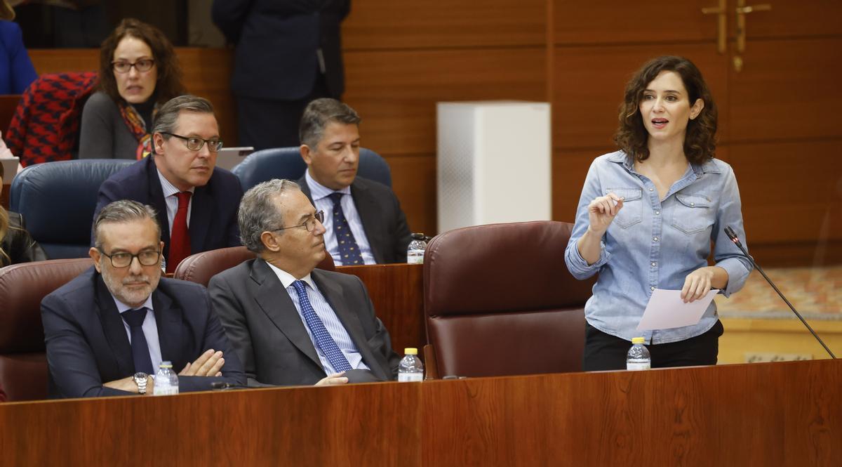 Isabel Díaz Ayuso durante la sesión de control del jueves en la Asamblea de Madrid.