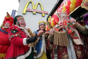 Celebración, en 2005, del 15 aniversario de la apertura del McDonald’s de la plaza Pushkin de Moscú