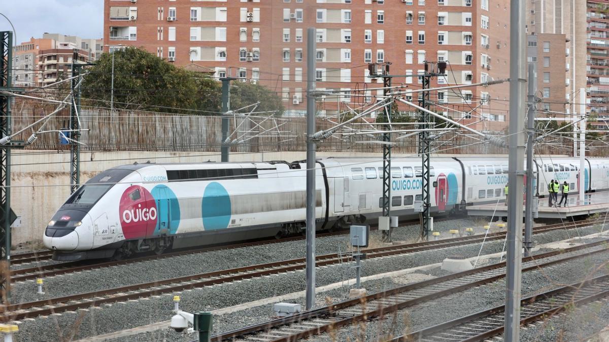 Ouigo arranca las pruebas de sus trenes de alta velocidad baratos en el corredor ferroviario Alicante-Madrid