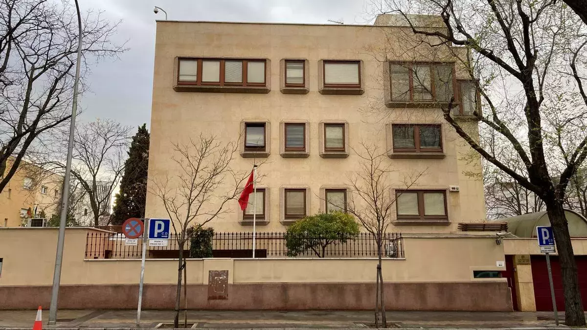 Un hombre se quema a lo bonzo en la puerta del Consulado de Marruecos en Madrid