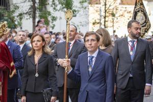 José Luis Martínez Almeida, durante una procesión esta Semana Santa. 