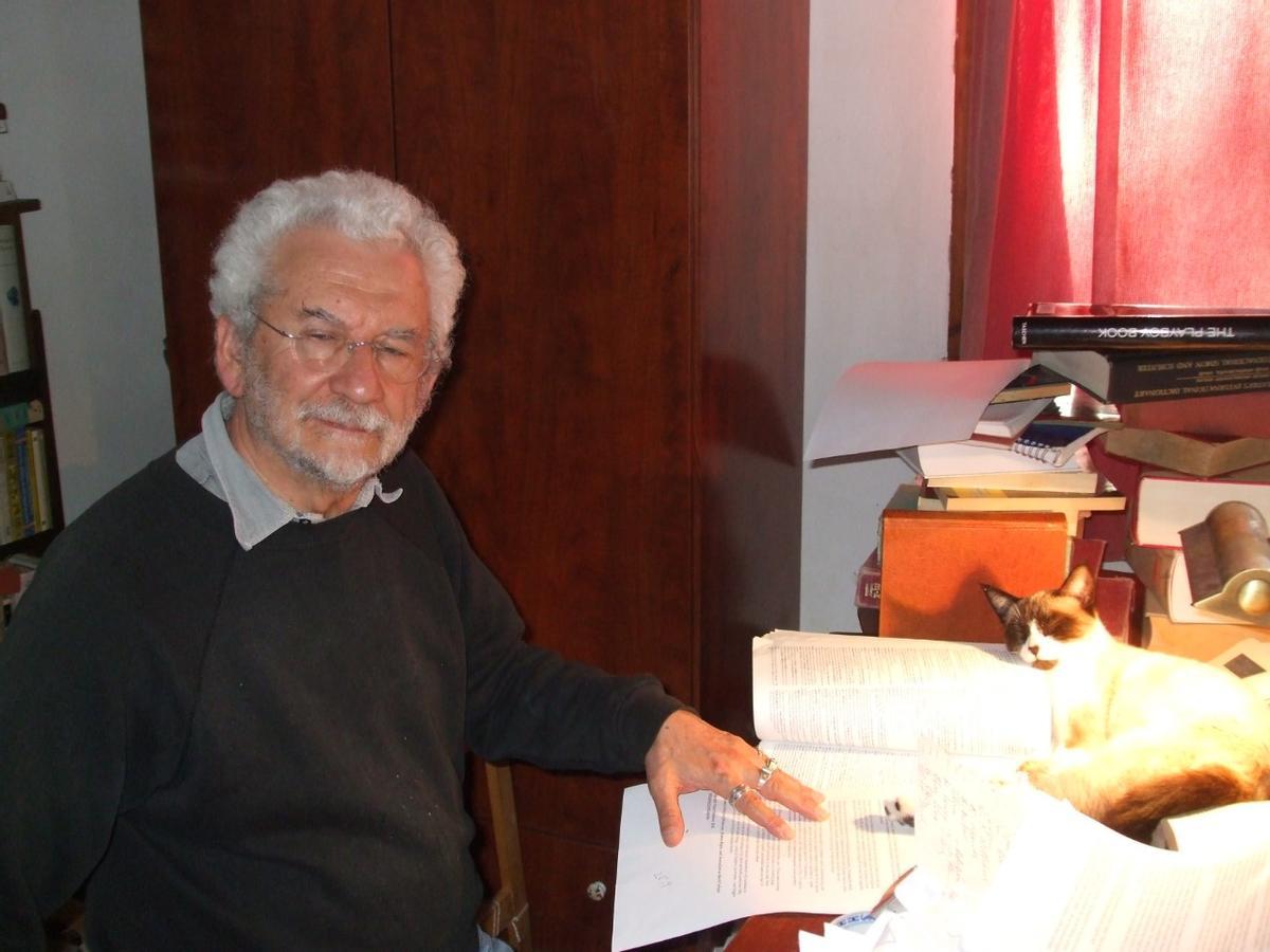 El traductor Carlos Manzano