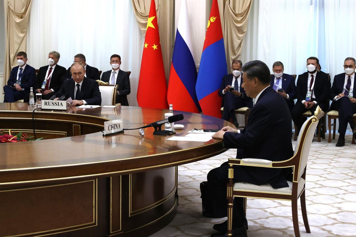 Vladimir Putin y Xi Jinping, durante su reunión en el marco de la Organización de la Cooperación de Shanghái (OCS), el pasado 15 de septiembre en Samarcanda (Uzbekistán).