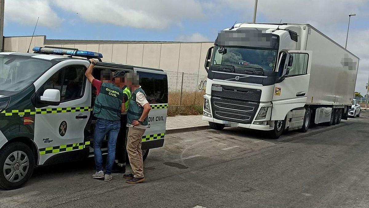 Detenido un camionero por matar en Alicante a un hombre al que llevó tres kilómetros colgado del retrovisor