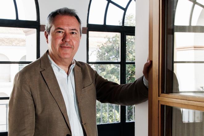 Juan Espadas: “No he escuchado a Felipe y Guerra rechazar un gobierno de PP y Vox y ese silencio extraña”