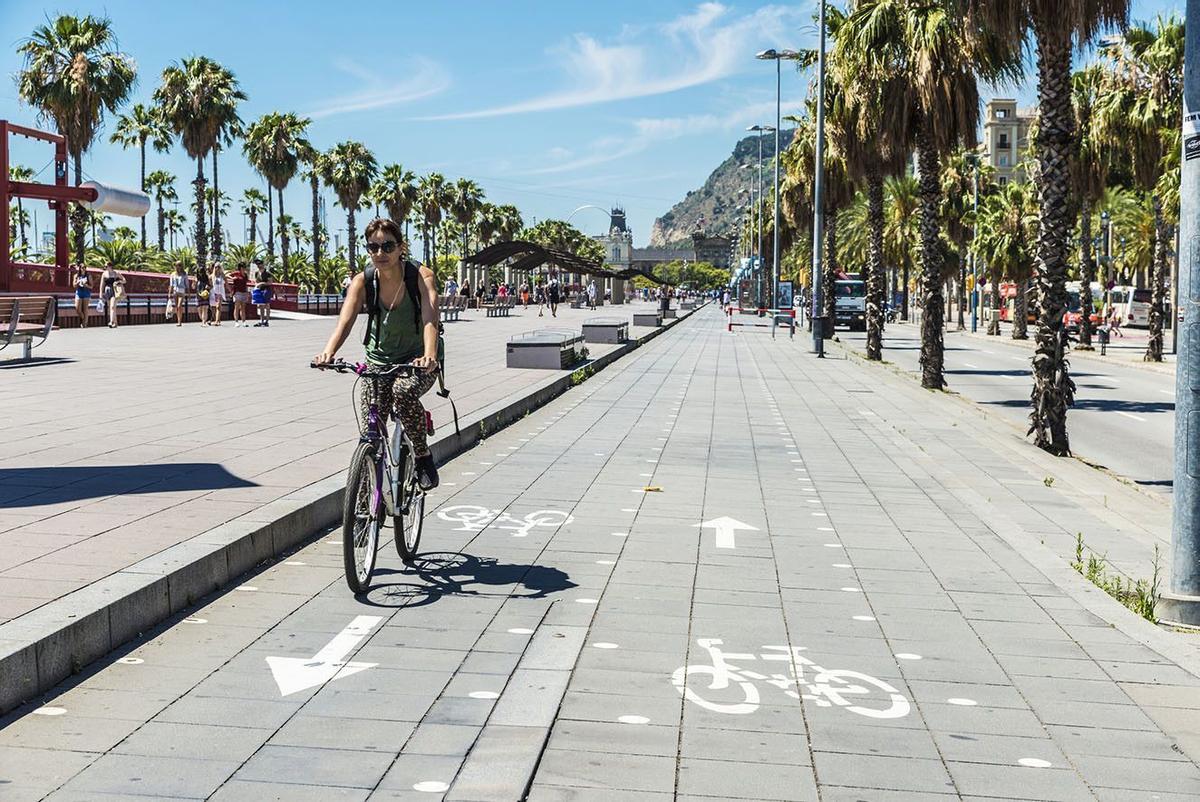 La subida del combustible espolea a las bicis eléctricas: su demanda se triplica en España durante el último año