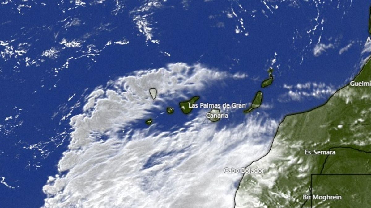 El ciclón tropical ’Ten’ que se aproxima a Canarias. El ciclón tropical ’Ten’ que se aproxima a Canarias.