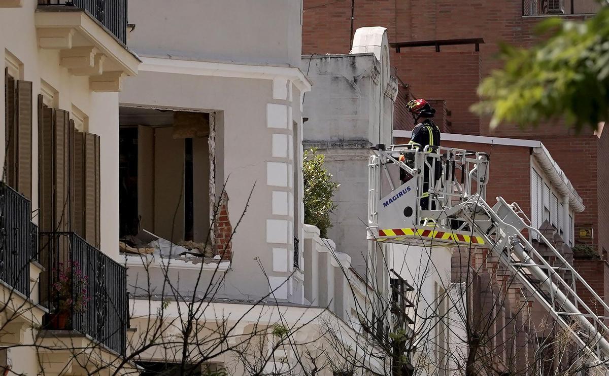 Dos operarios muertos y 20 heridos tras una explosión en un edificio del barrio de Salamanca de Madrid