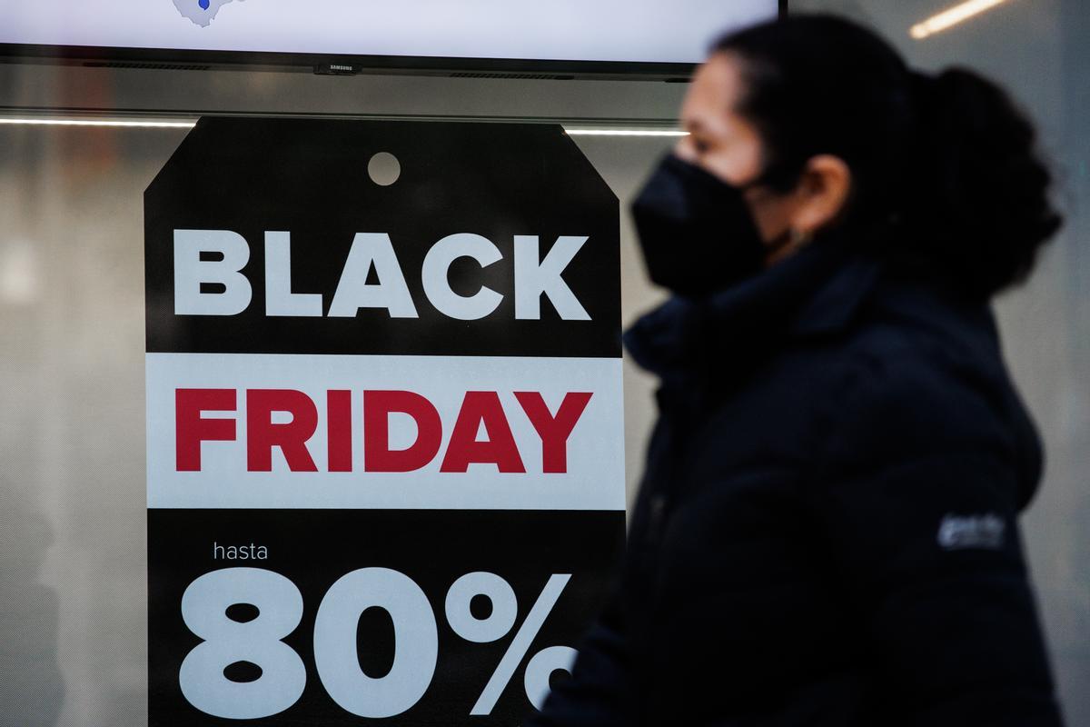Black Friday: la caída del consumo desinfla previsiones de venta | El Periódico de España