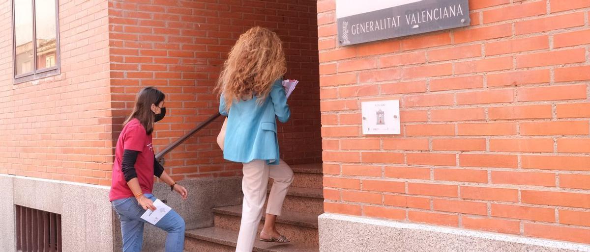 La ex subdirectora de la cárcel de Villena detenida por denuncia falsa niega que filtrara el vídeo de la reducción a un preso