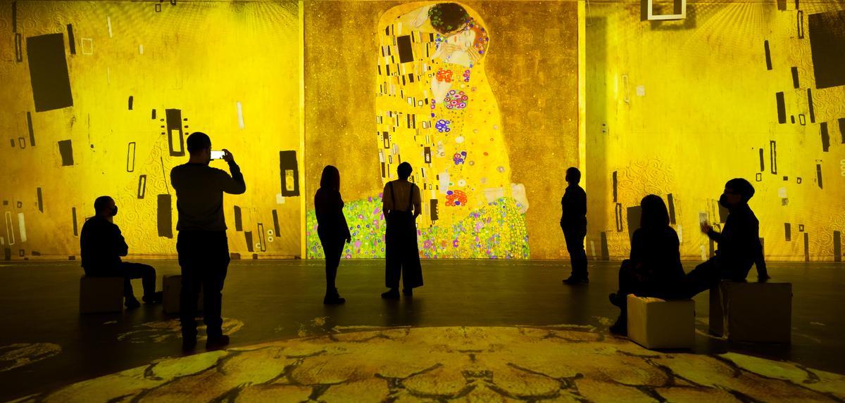 La exposición inmersiva sobre Klimt que acoge MAD (Madrid Artes Digitales), el espacio de Matadero Madrid consagrado a este tipo de propuestas.