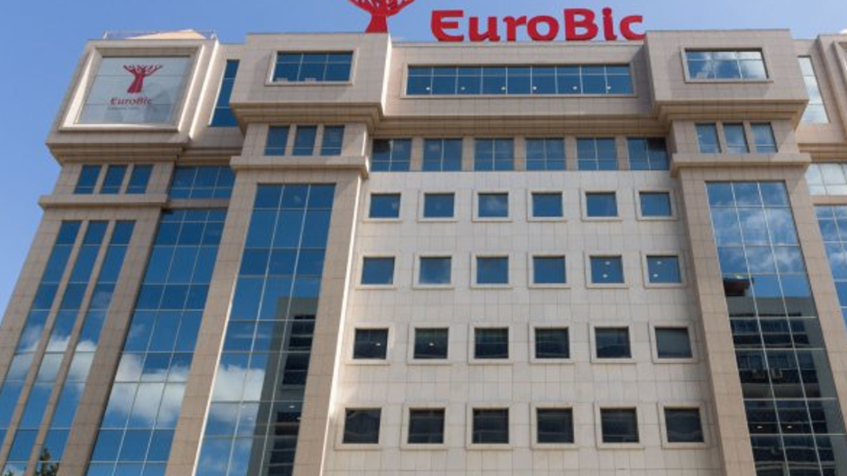 Edificio de la sede de EuroBic en Portugal.