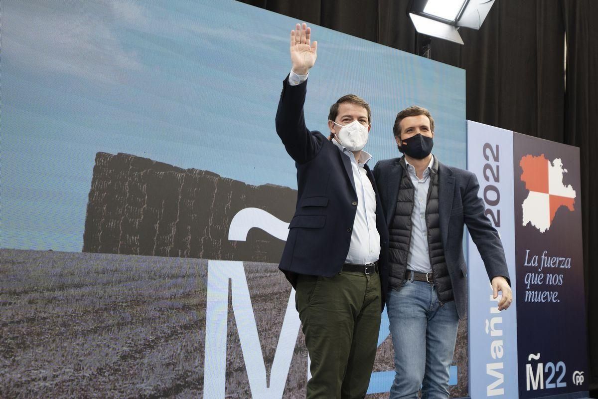 El candidato del PP a la Junta de Castilla y León, Alfonso Fernández Mañueco, y el líder del PP, Pablo Casado. El candidato del PP a la Junta de Castilla y León, Alfonso Fernández Mañueco, y el líder del PP, Pablo Casado.