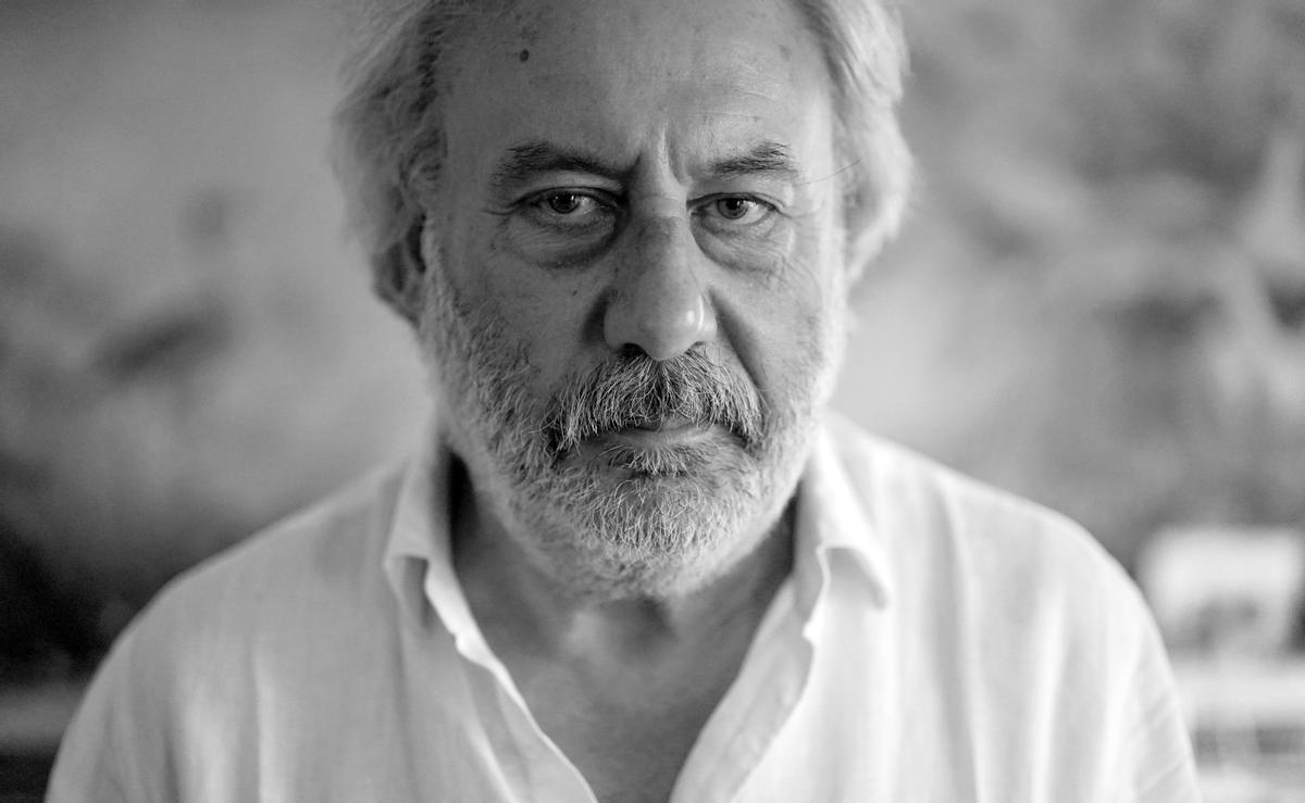 El escritor Julio Llamazares