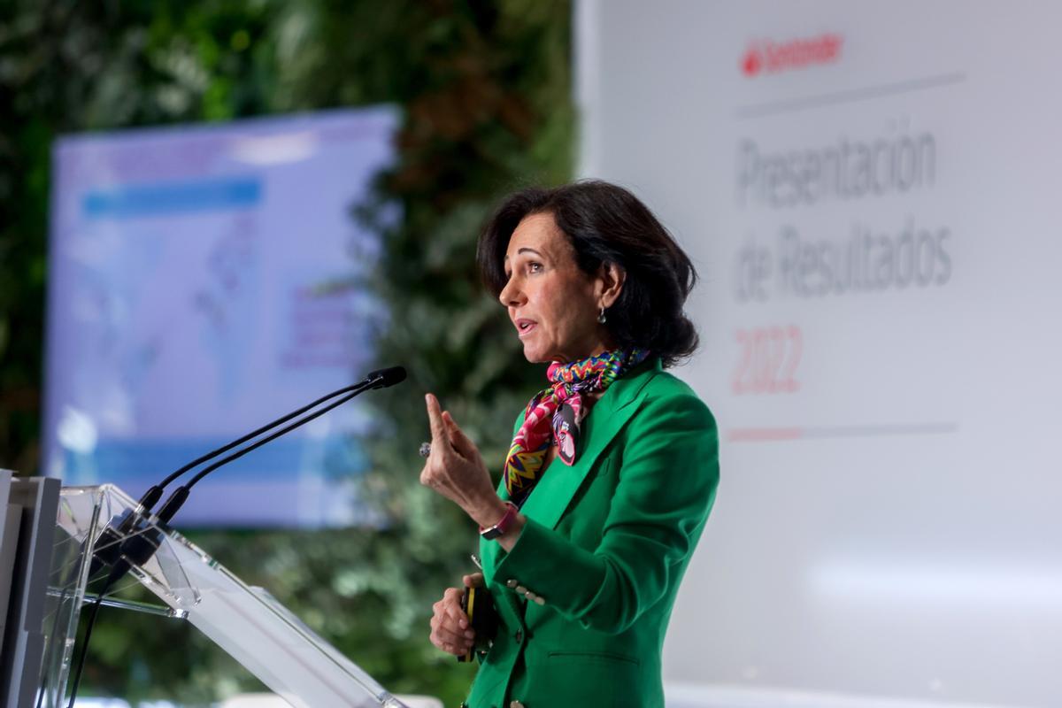 Ana Botín ganó 11,7 millones de euros como presidenta de Banco Santander en 2022, un 4,5% menos