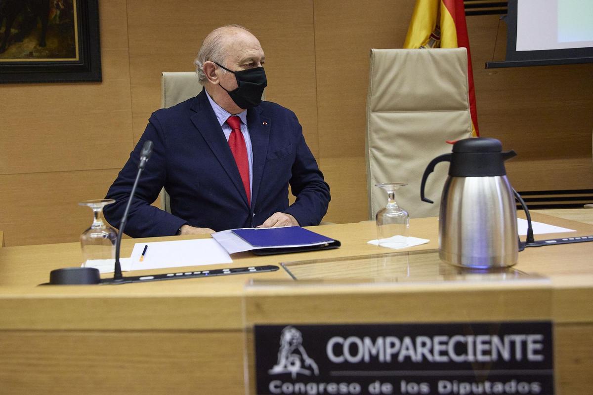 Fernández Díaz niega "rotundamente" los "contactos" con Villarejo