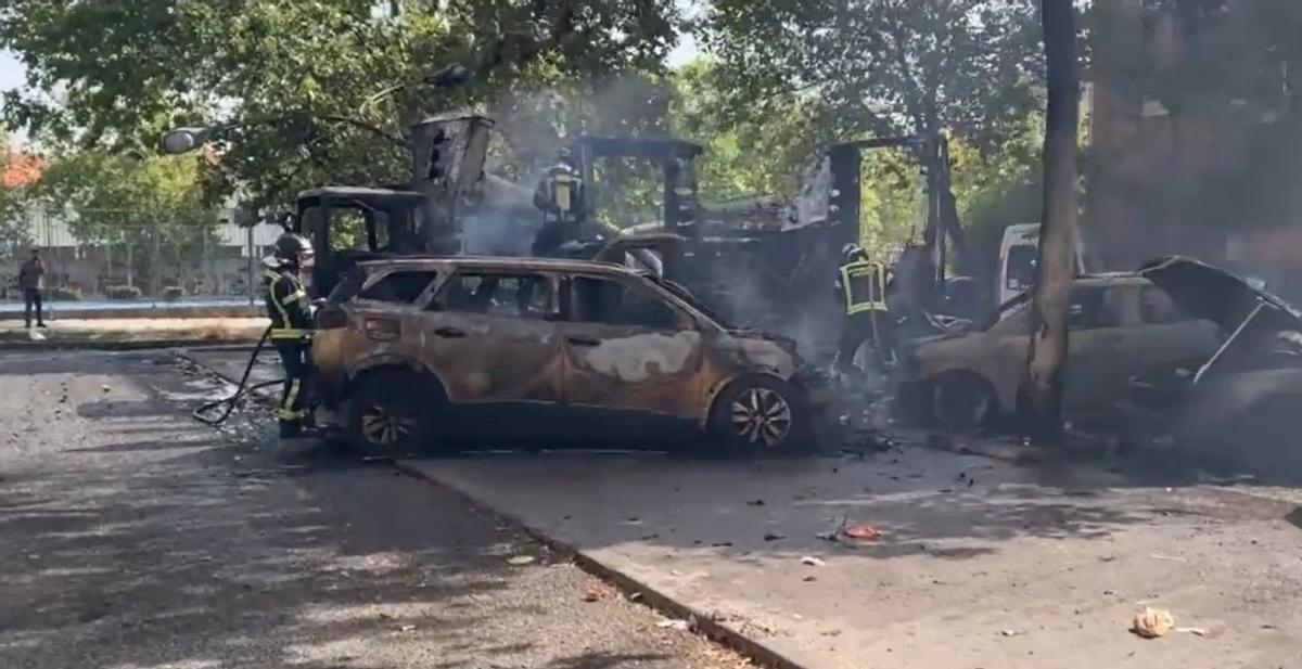Un incendio calcina en Madrid varios vehículos en una "venganza de clanes"