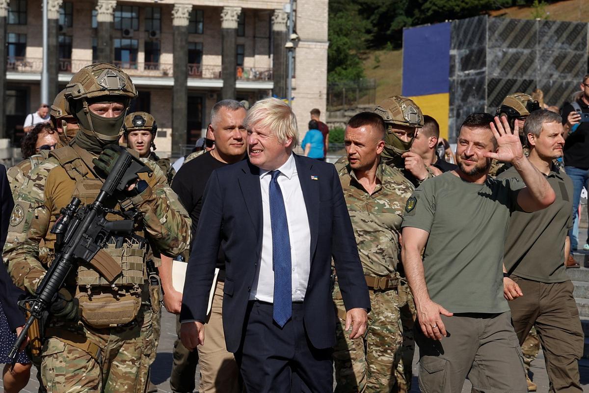 Boris Johnson visita por sorpresa Kiev y anuncia un nuevo paquete de ayuda a Ucrania