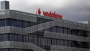 Vodafone lanza su propia eléctrica para vender luz a sus clientes en plena crisis