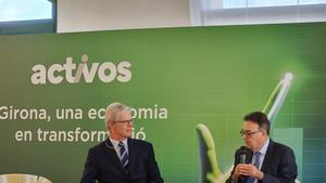El director de Información Económica de Prensa Ibérica, Martí Saballs, y el presidente de Enagás, Antoni Llardén