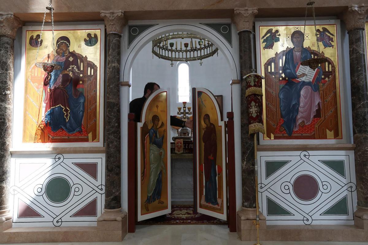 Vista del altar mayor de la iglesia ortodoxa rusa de Santa María Magdalena en madrileño barrio de Hortaleza, en una imagen de archivo. 