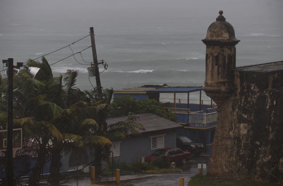 El huracán Fiona provoca daños catastróficos y deja sin luz a Puerto Rico