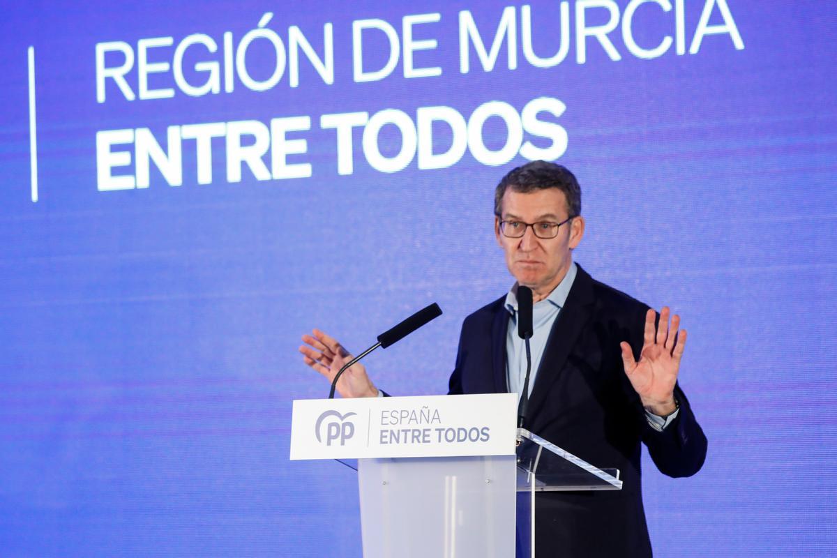 El presidente del Partido Popular (PP), Alberto Núñez Feijóo, interviene en el acto de presentación del alcaldable de Alcantarilla, a 3 de febrero de 2023, en Alcantarilla, Murcia, Región de Murcia, (España).