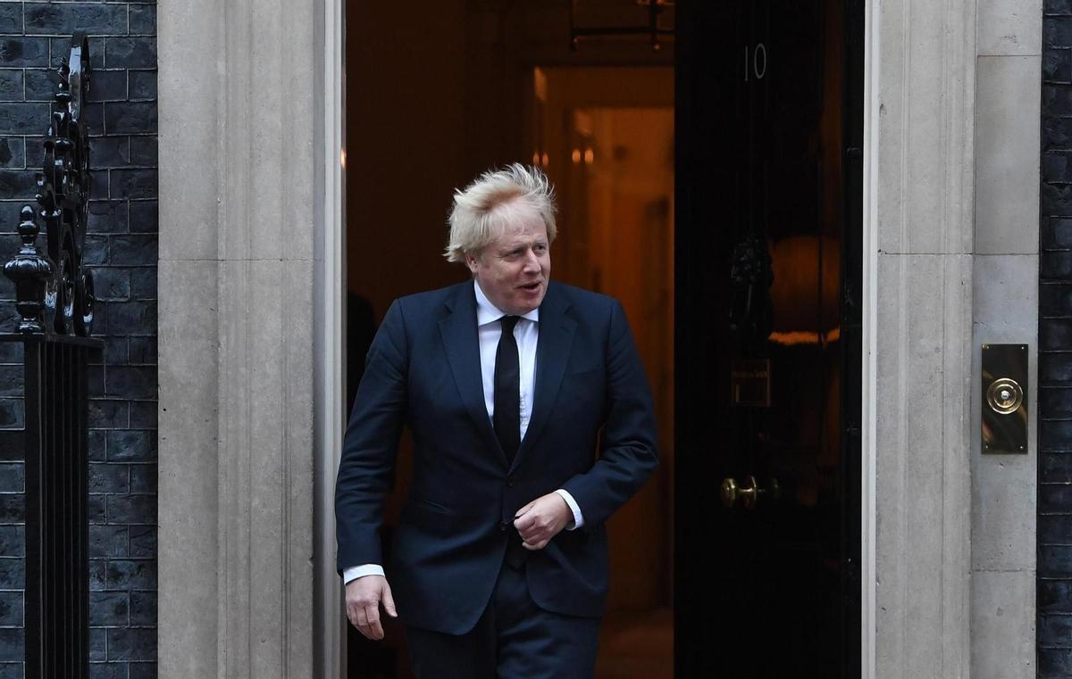 London (United Kingdom), 23/11/2021.- Britain’s Prime Minister Boris Johnson waits for the arrival of President of Israel Isaac Herzog ahead of a bilateral meeting at 10 Downing Street in London, Britain, 23 November 2021. (Reino Unido, Londres) EFE/EPA/NEIL HALL