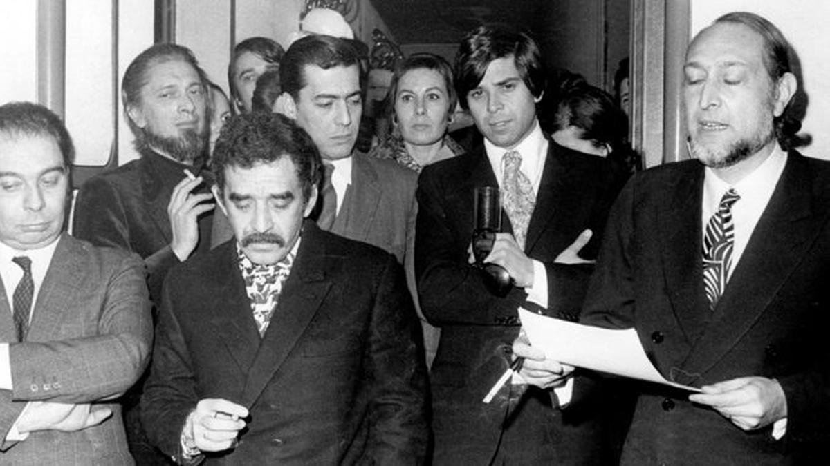 García Hortelano, Carlos Barral, García Márquez e Vargas Llosa y José María Castellet, en Barcelona.