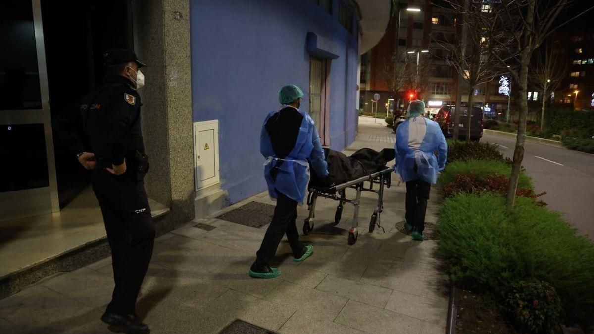 La Policía sospecha que la mujer acuchilló a su marido tras una riña y luego se suicidó La Policía sospecha que la mujer acuchilló a su marido tras una riña y luego se suicidó