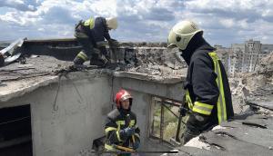Bomberos de Járkov: "Antes pensábamos en el fuego, ahora en las bombas"