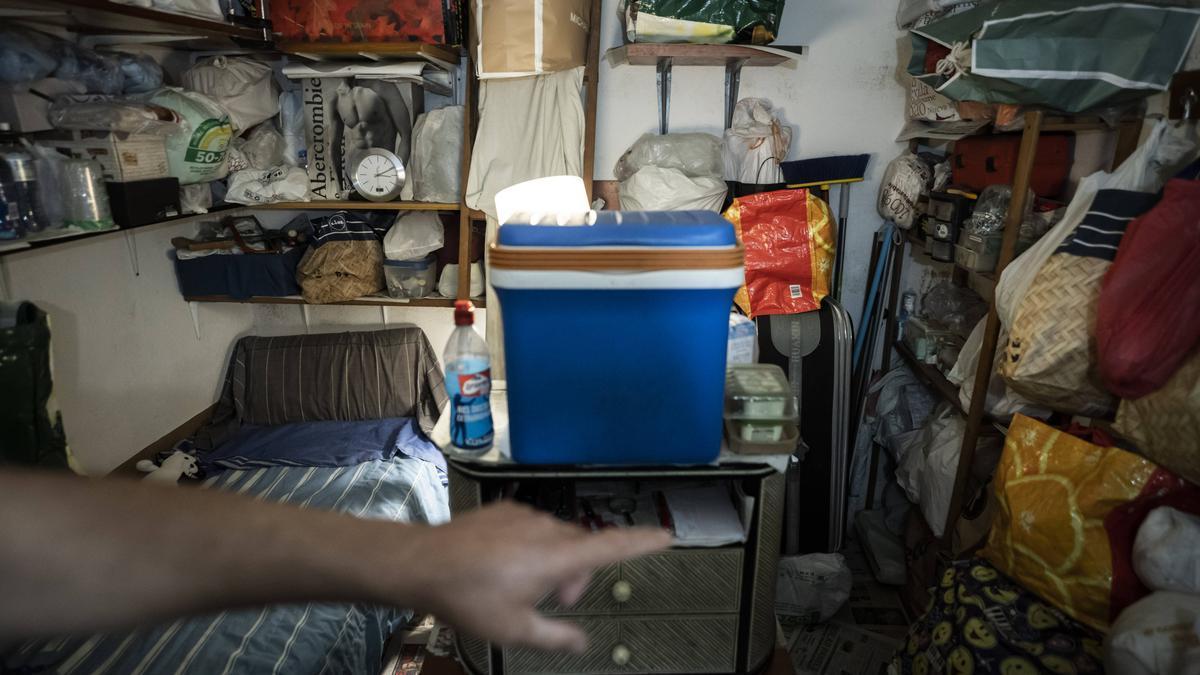 Tres años viviendo en un trastero a la espera de un piso social en Valencia