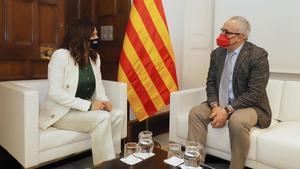 El presidente del Comité Olímpico Español (COE), Alejandro Blanco y la consellera de Presidencia, Laura Vilagrà.