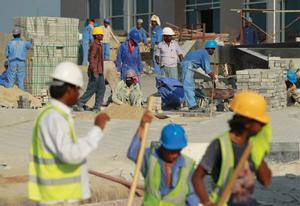 Amnistía Internacional denuncia que los abusos contra los trabajadores migrantes continúan en Qatar a un año del Mundial