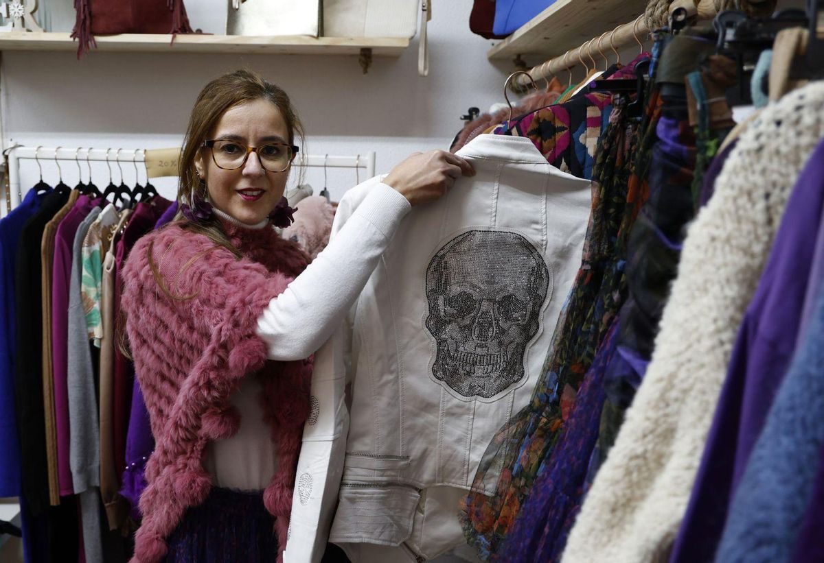 Paula Acevedo, en su tienda, que abrió hace apenas unos meses en Vigo. Paula Acevedo, en su tienda, que abrió hace apenas unos meses en Vigo.