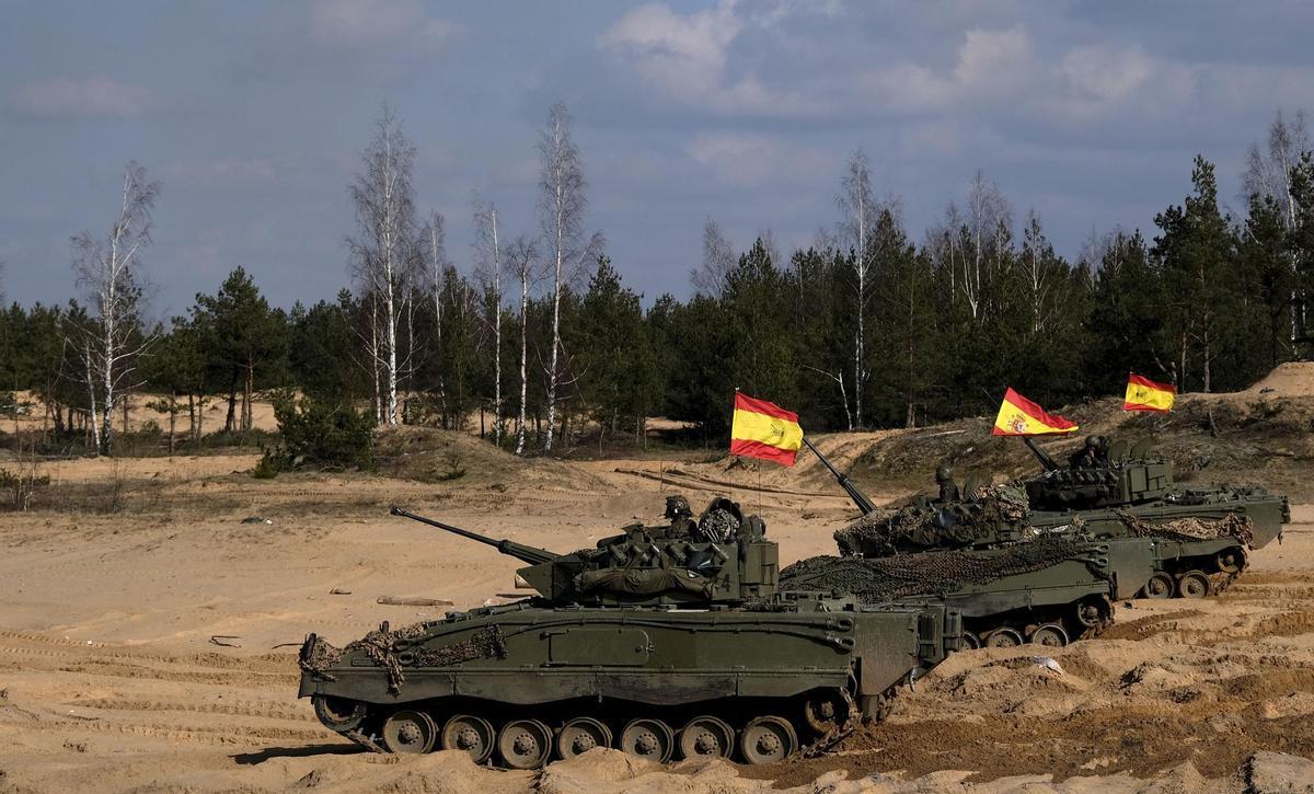 Fotografía de archivo de soldados españoles en un ejercicio militar de la OTAN en Letonia el pasado año. EFE/EPA/VALDA KALNINA EPA-EFE/VALDA KALNINA