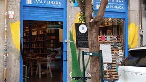 Entrada de la librería Lata Peinada, especializada en literatura latinoamericana, en Madrid