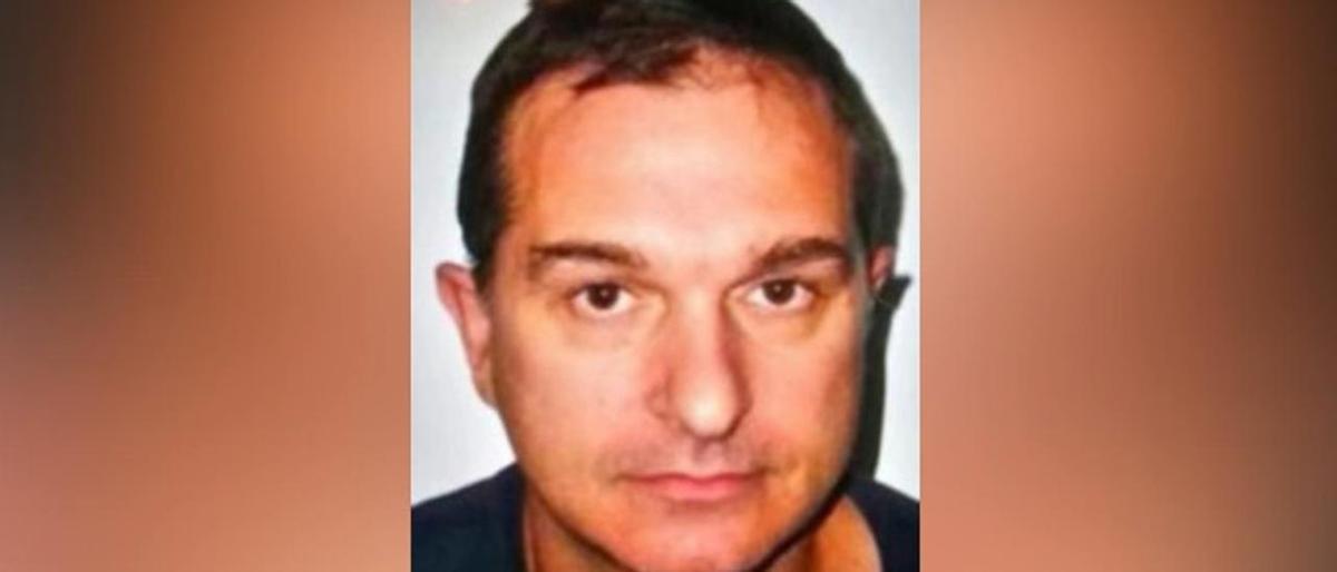 Tirado en el suelo de comisaría y sin articular palabra: así se entregó el detenido en Ourense Tirado en el suelo de comisaría y sin articular palabra: así se entregó el detenido en Ourense