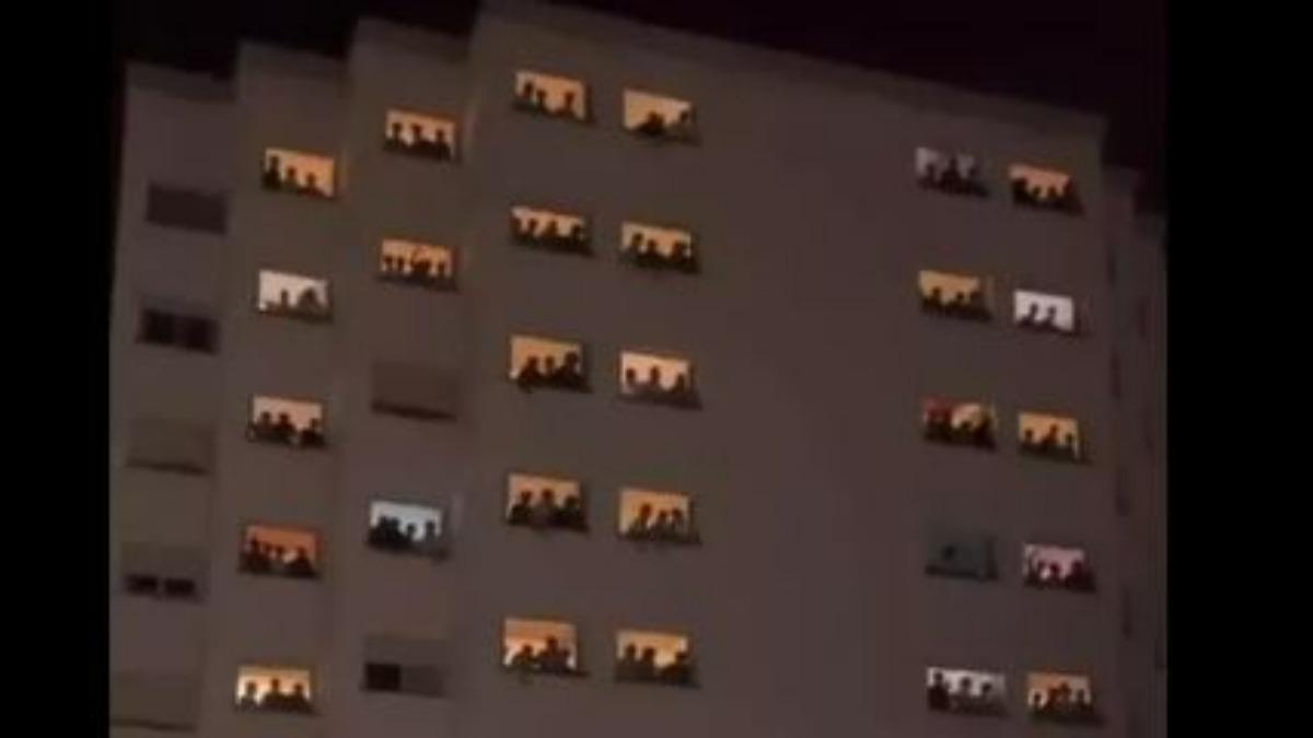 Captura del vídeo publicado en TikTok de los residentes del Colegio Mayor Elías Ahúja.