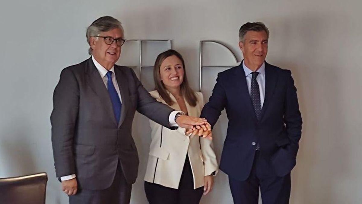 Por la izquierda, Juan Manuel Vieites, María Calvo y Luis Javier Cepedano. Por la izquierda, Juan Manuel Vieites, María Calvo y Luis Javier Cepedano.