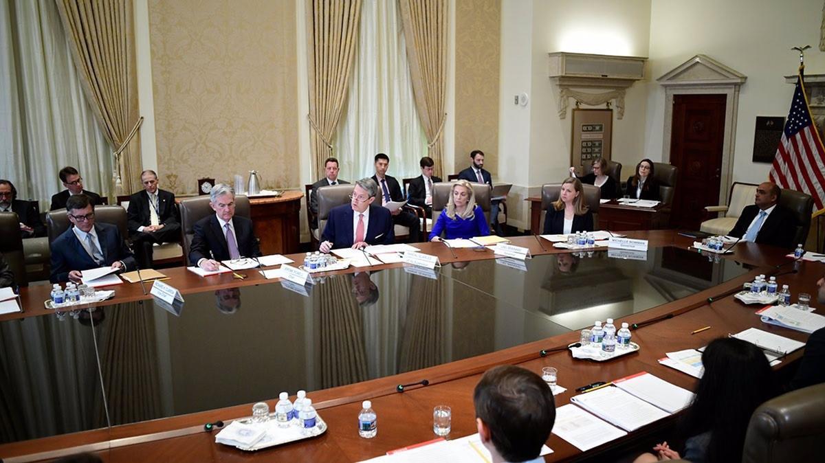 El Comité Federal de la Reserva Federal reunido. 