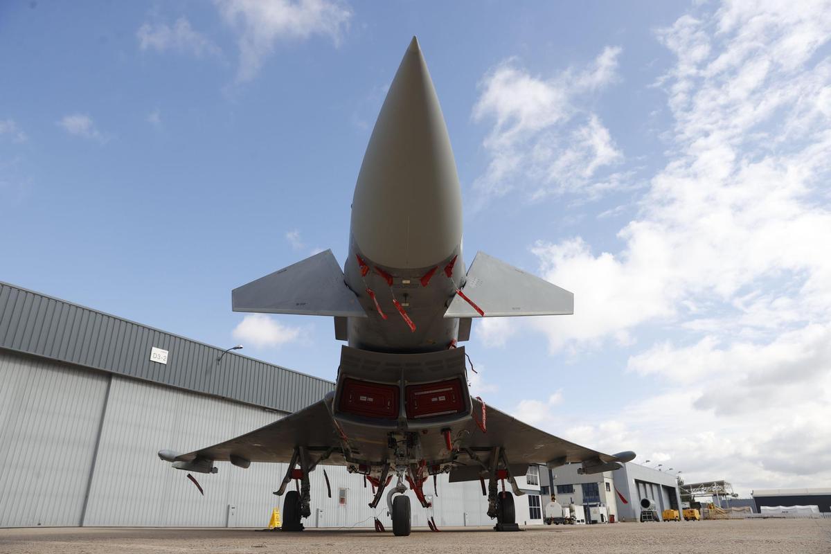 España firma la compra de 20 cazas Eurofighter por 2.043 millones de euros