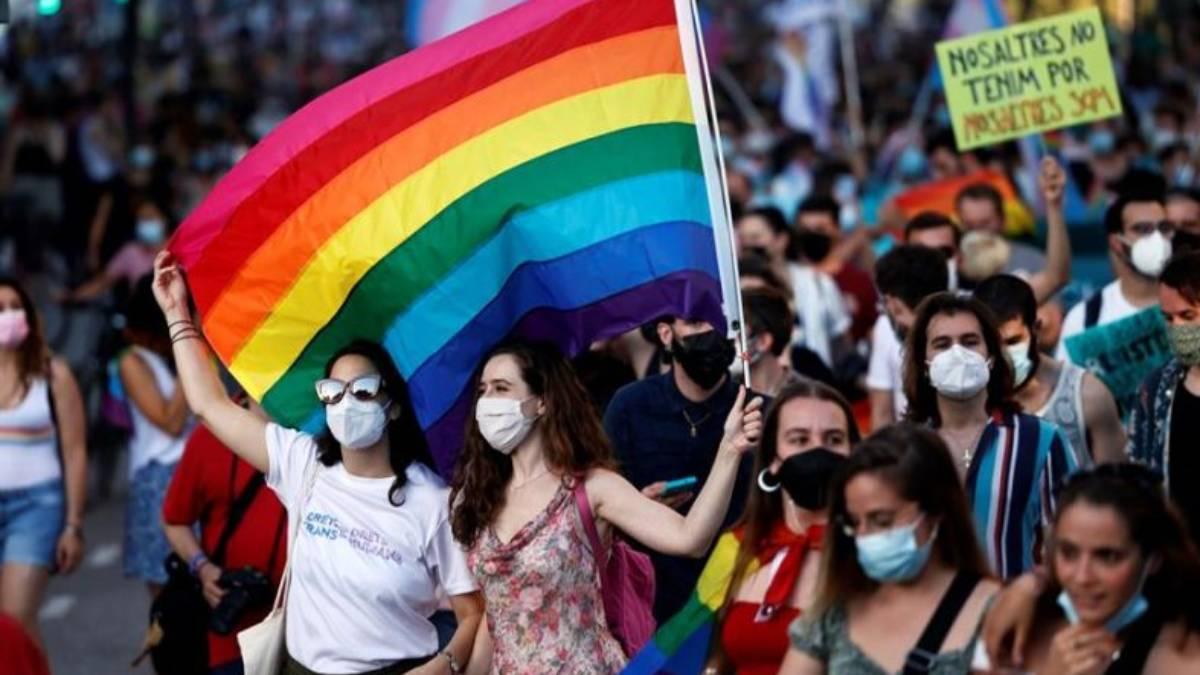 Lesbianas y bisexuales ¿la generación Z hace saltar por los aires la heterosexualidad? El Periódico de España