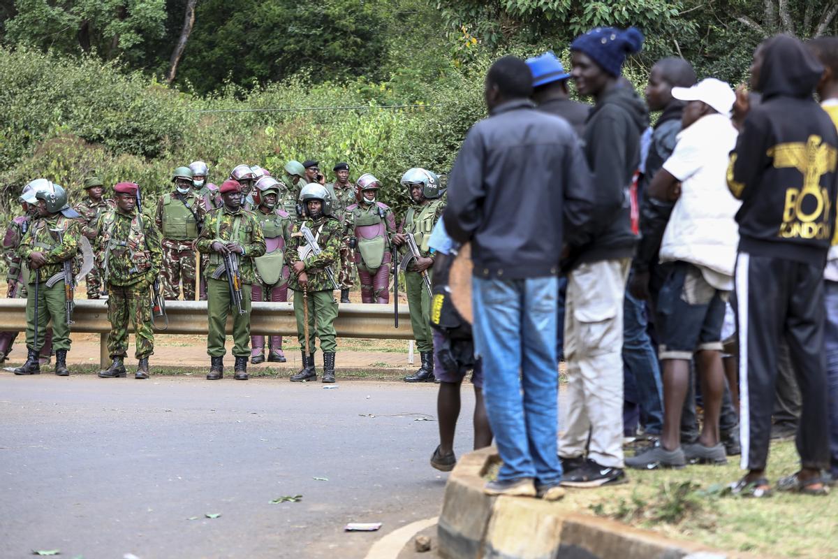 La Policía pendiente de posibles disturbios en Nairobi tras conocerse el resultado de las elecciones en Kenia.