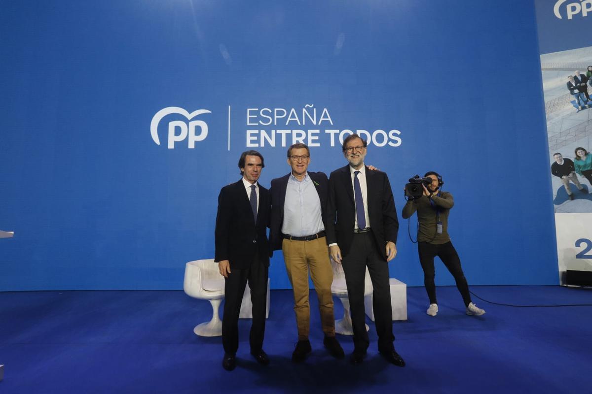 Aznar y Rajoy arropan a Feijóo